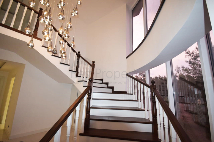 فيلا منفصلة 5 + 1 مع حمام سباحة في يشيلباهر أنطاليا