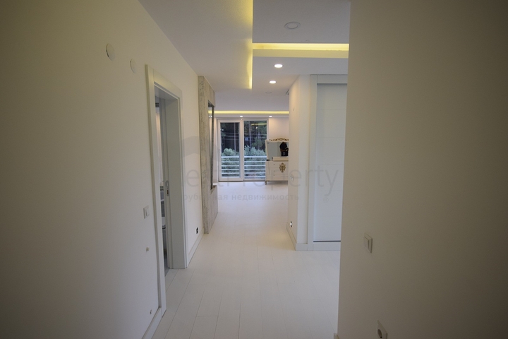 فيلا منفصلة 5 + 1 مع حمام سباحة في يشيلباهر أنطاليا