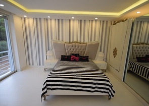 فيلا منفصلة 5 + 1 مع حمام سباحة في يشيلباهر أنطاليا