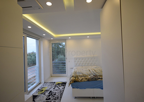 فيلا منفصلة 5 + 1 مع حمام سباحة في يشيلباهر أنطاليا