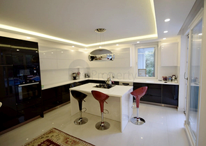 فيلا منفصلة 5 + 1 مع حمام سباحة في يشيلباهر أنطاليا