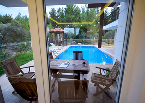 فيلا منفصلة 5 + 1 مع حمام سباحة في يشيلباهر أنطاليا