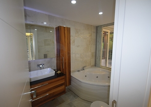 فيلا منفصلة 5 + 1 مع حمام سباحة في يشيلباهر أنطاليا