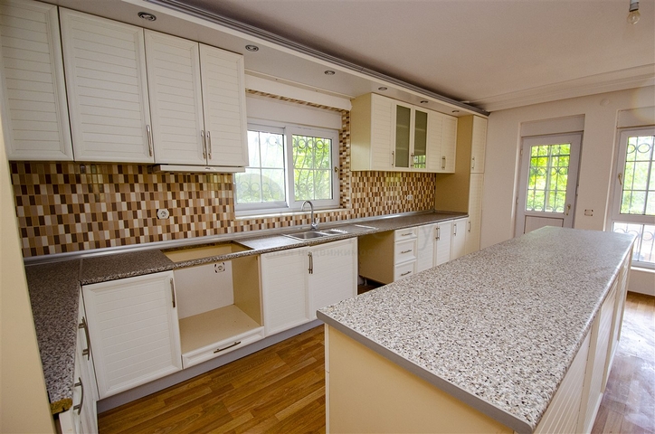 منزل خاص في غابة صنوبرية في دوشيمالتي أنطاليا