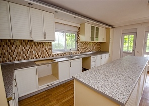 منزل خاص في غابة صنوبرية في دوشيمالتي أنطاليا