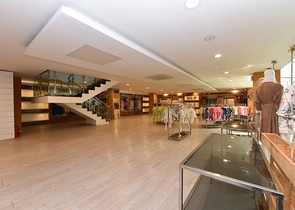 فرصة استثمارية - مركز تسوق حديث - في قلب مدينة الانيا  فرصة استثمارية - مركز تسوق حديث - في قلب مدينة الانيا