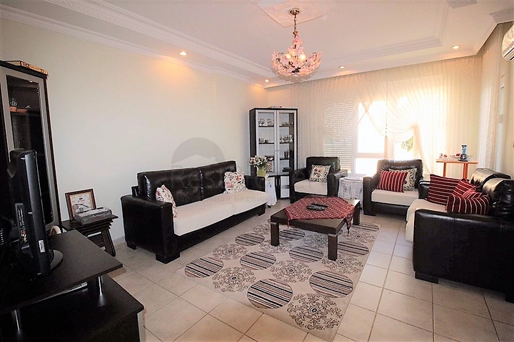 شقة مؤثثة من تصميم غرفتين وصالة - في اوبا / الانيا 