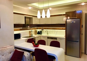 اطلالة بحر ساحرة - شقة مؤثثة فاخرة ضمن مجمع سكني راقي - مهموتلار / الانيا 