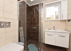 مجمع فاخر - شقة غرفتتين وصالة ضمن مجمع سكني - توسمور / الانيا 