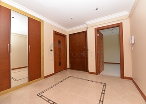 على البحر مباشرة - ضمن اشهر مجمعات الانيا - شقة 3 غرف وصالة فاخرة - الانيا 