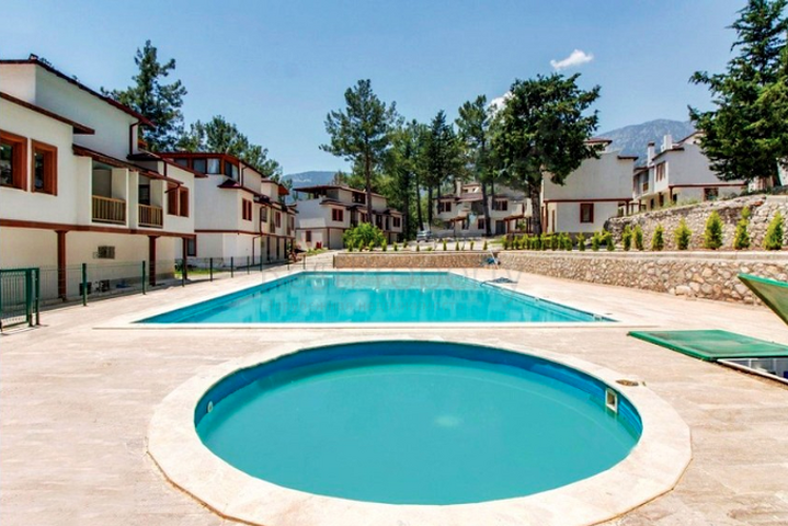 فيلا 2 + 1 في الجبال في Beicik Kemer