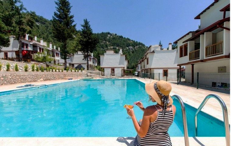 فيلا 2 + 1 في الجبال في Beicik Kemer