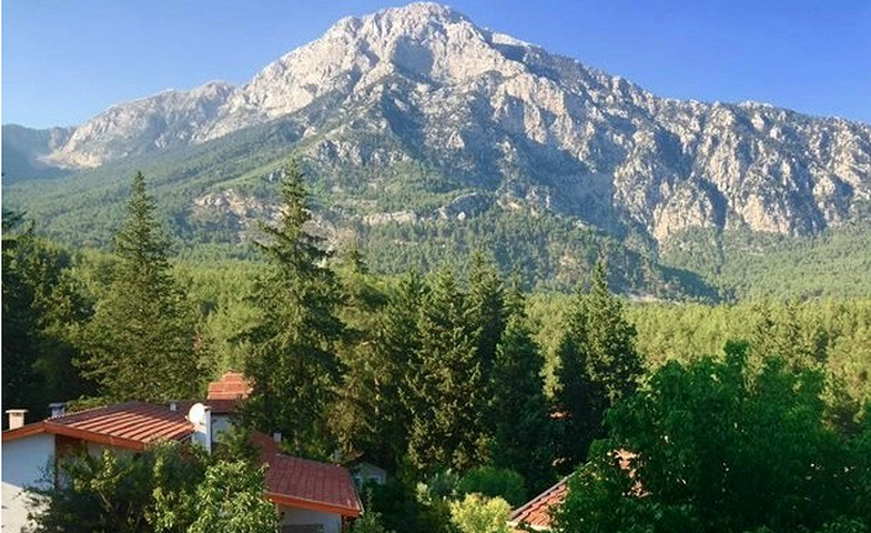 فيلا 2 + 1 في الجبال في Beicik Kemer