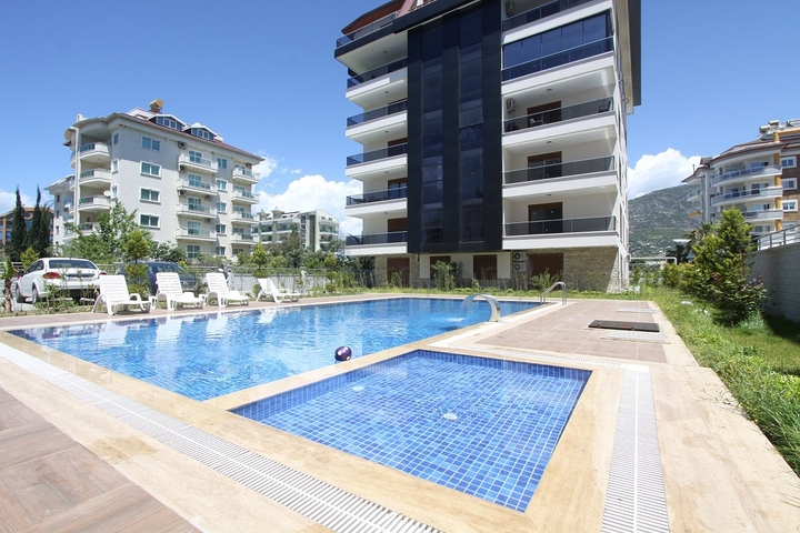 اطلالة بحر - سعر منافس - شقة غرفتين وصالة في منطقة كاستل / الانيا 