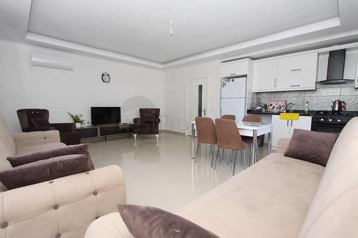 اطلالة بحر - سعر منافس - شقة غرفتين وصالة في منطقة كاستل / الانيا 