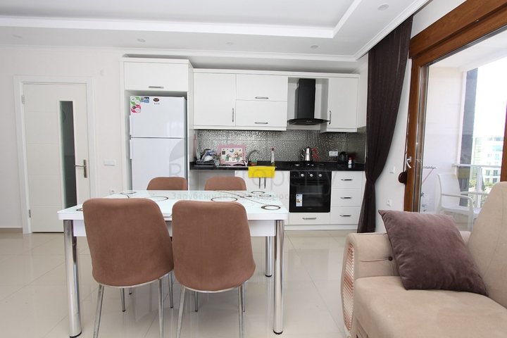 اطلالة بحر - سعر منافس - شقة غرفتين وصالة في منطقة كاستل / الانيا 