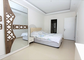 اطلالة بحر - سعر منافس - شقة غرفتين وصالة في منطقة كاستل / الانيا 