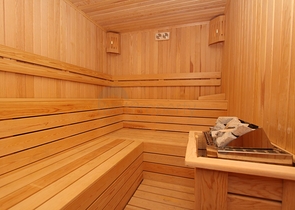 اطلالة بحر - سعر منافس - شقة غرفتين وصالة في منطقة كاستل / الانيا 