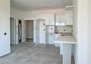 منطقة هادئة - مجمع حديث - اطلالات ساحرة -شقة 1+1 -في مهموتلار / الانيا 