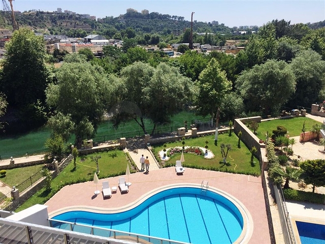 اطلالة ساحرة على النهر - تراس واسع - شقة غرفة وصالة - في كاستل / الانيا 