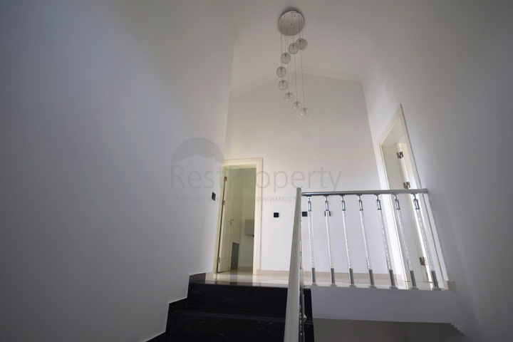 فيلا فاخرة 4 + 1 في دوشيميالتي أنطاليا