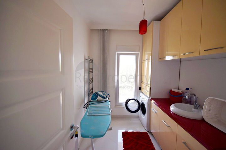 فيلا فاخرة 4 + 1 في دوشيميالتي أنطاليا