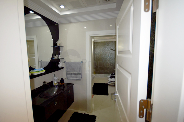 فيلا فاخرة 4 + 1 في دوشيميالتي أنطاليا