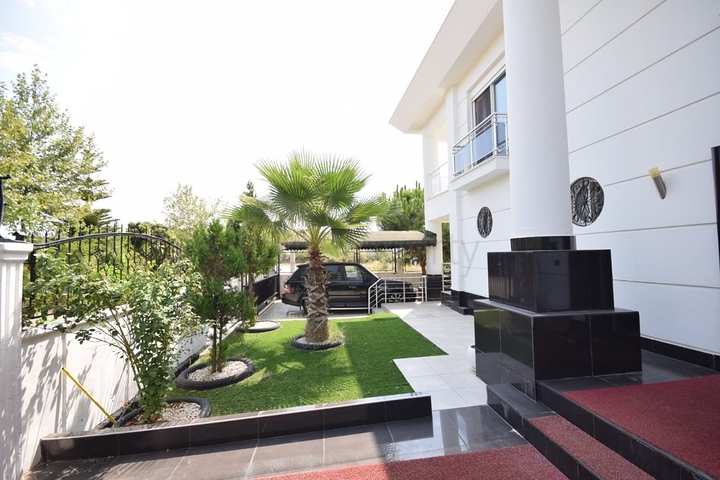 فيلا فاخرة 4 + 1 في دوشيميالتي أنطاليا