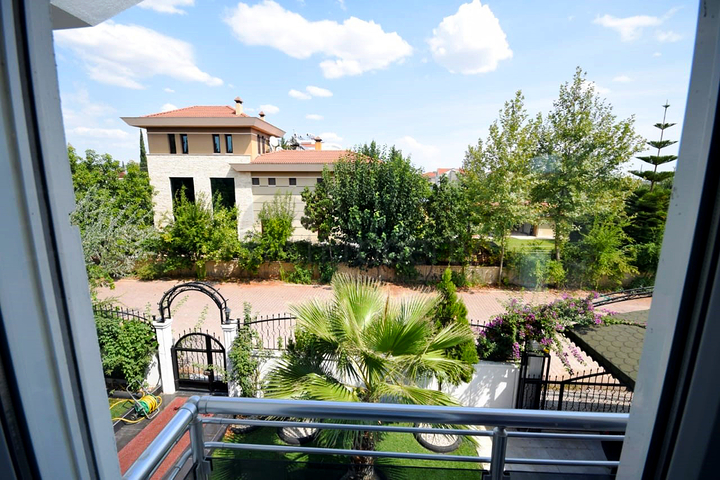 فيلا فاخرة 4 + 1 في دوشيميالتي أنطاليا