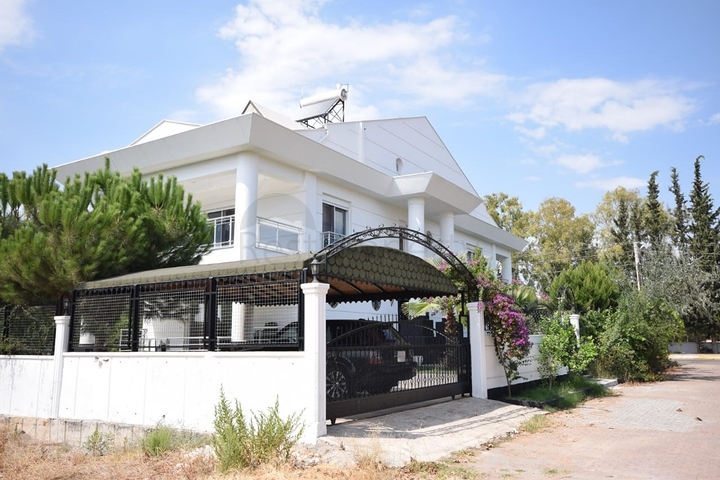 فيلا فاخرة 4 + 1 في دوشيميالتي أنطاليا