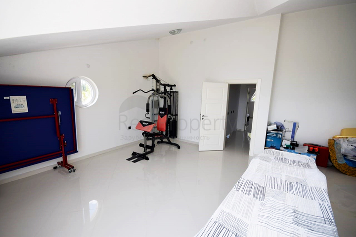 فيلا فاخرة 4 + 1 في دوشيميالتي أنطاليا