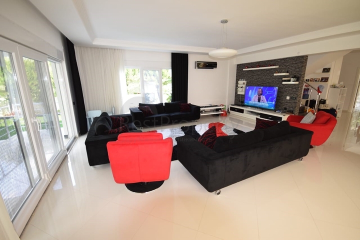 فيلا فاخرة 4 + 1 في دوشيميالتي أنطاليا