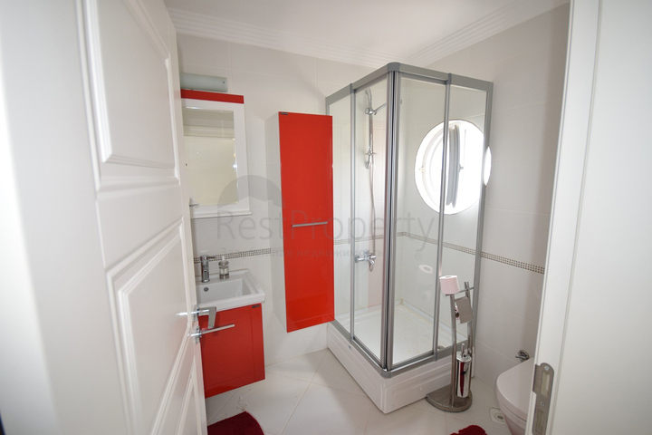 فيلا فاخرة 4 + 1 في دوشيميالتي أنطاليا