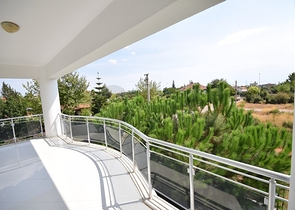 فيلا فاخرة 4 + 1 في دوشيميالتي أنطاليا