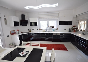 فيلا فاخرة 4 + 1 في دوشيميالتي أنطاليا