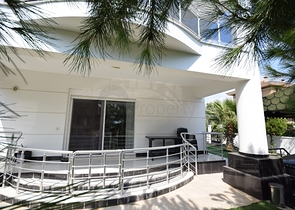 فيلا فاخرة 4 + 1 في دوشيميالتي أنطاليا