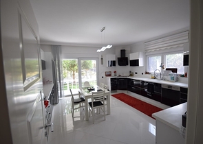 فيلا فاخرة 4 + 1 في دوشيميالتي أنطاليا