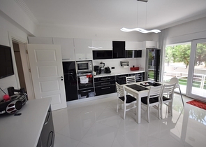 فيلا فاخرة 4 + 1 في دوشيميالتي أنطاليا