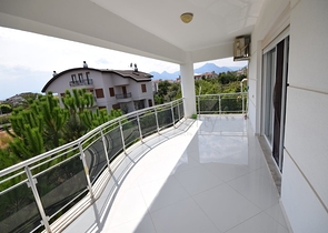 فيلا فاخرة 4 + 1 في دوشيميالتي أنطاليا