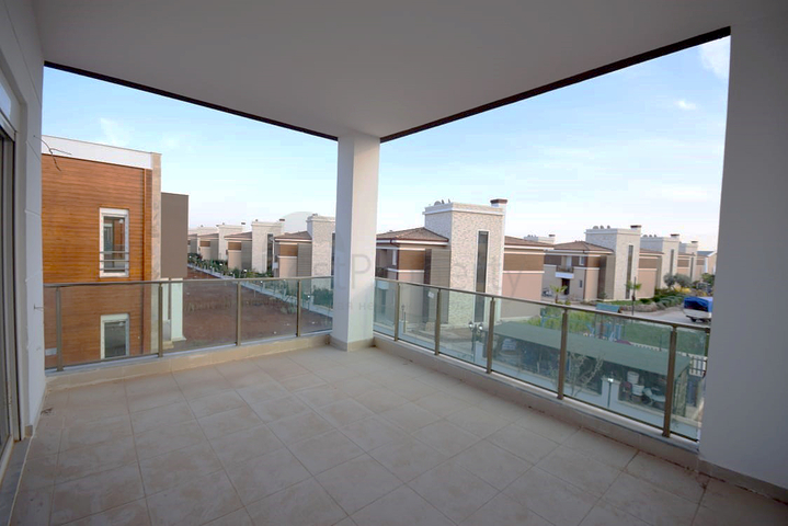 فيلا فسيحة 4 + 1 في Altynkol Doshemealti