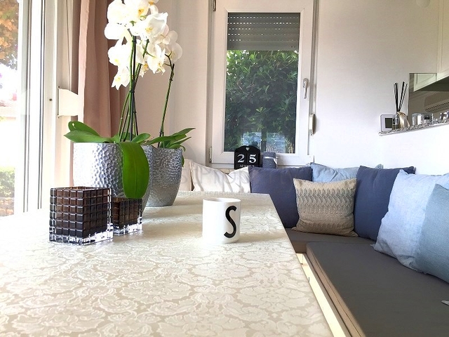 فيلا باطلالة بحر وقلعة في مركز الانيا - تصميم 3 غرفة وصالة -مؤثثة -سعر منافس 