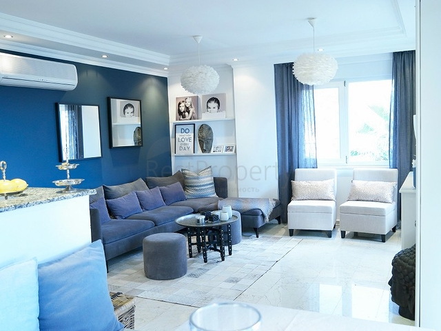 فيلا باطلالة بحر وقلعة في مركز الانيا - تصميم 3 غرفة وصالة -مؤثثة -سعر منافس 