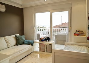 فيلا باطلالة بحر وقلعة في مركز الانيا - تصميم 3 غرفة وصالة -مؤثثة -سعر منافس 