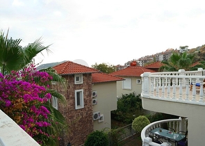 فيلا باطلالة بحر وقلعة في مركز الانيا - تصميم 3 غرفة وصالة -مؤثثة -سعر منافس 