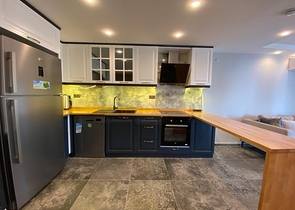 تصميم عصري حديث- شقة 2 غرفة وصالة - تراس واسع -مجمع 5نجوم -جيكجلي / الانيا 