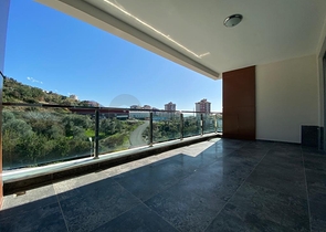 تصميم عصري حديث- شقة 2 غرفة وصالة - تراس واسع -مجمع 5نجوم -جيكجلي / الانيا 