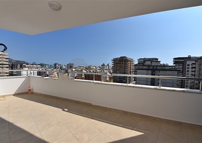 شقة ثلاث غرف وصالة - مطبخ منفصل - سعر مناسب - مهموتلار / الانيا 