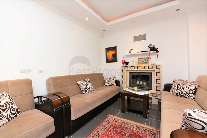 اطلالة بحر وقلعة - فيلا مستقلة مع مسبح وكراج - قريبة من مركز الانيا 