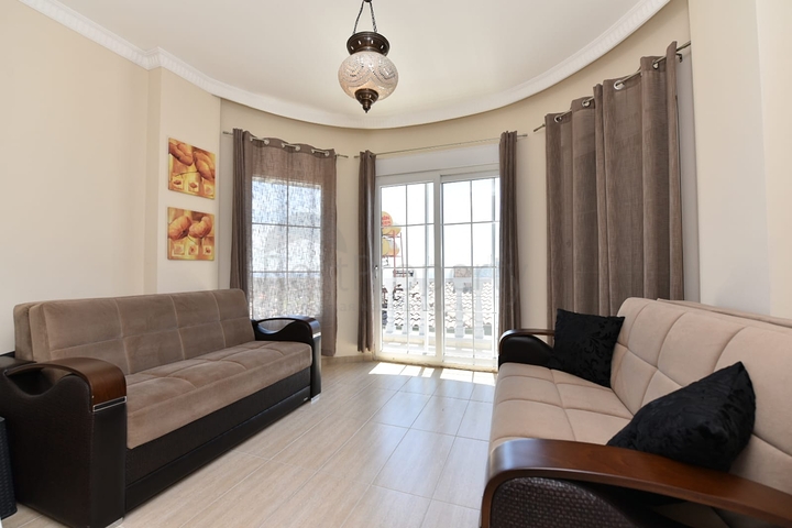 اطلالة بحر وقلعة - فيلا مستقلة مع مسبح وكراج - قريبة من مركز الانيا 