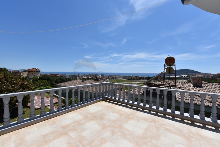 اطلالة بحر وقلعة - فيلا مستقلة مع مسبح وكراج - قريبة من مركز الانيا 